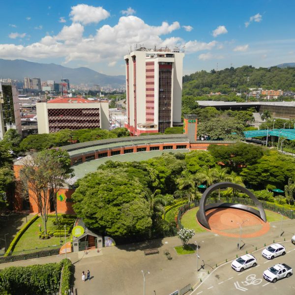 Edificio del IDEA en sector Alpujarra